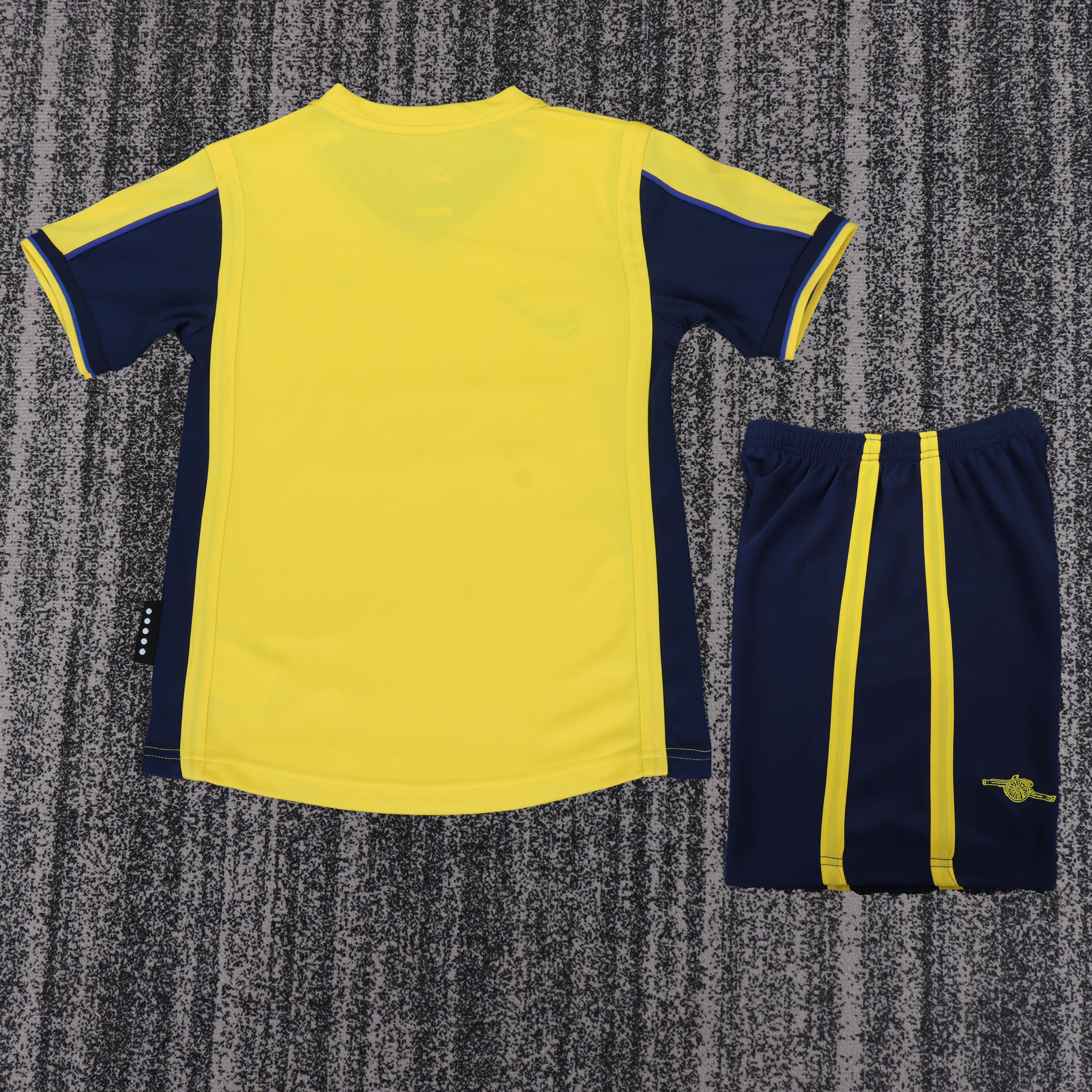 00/01 Arsenal Away Retro Football Shirt (Kids Kit)