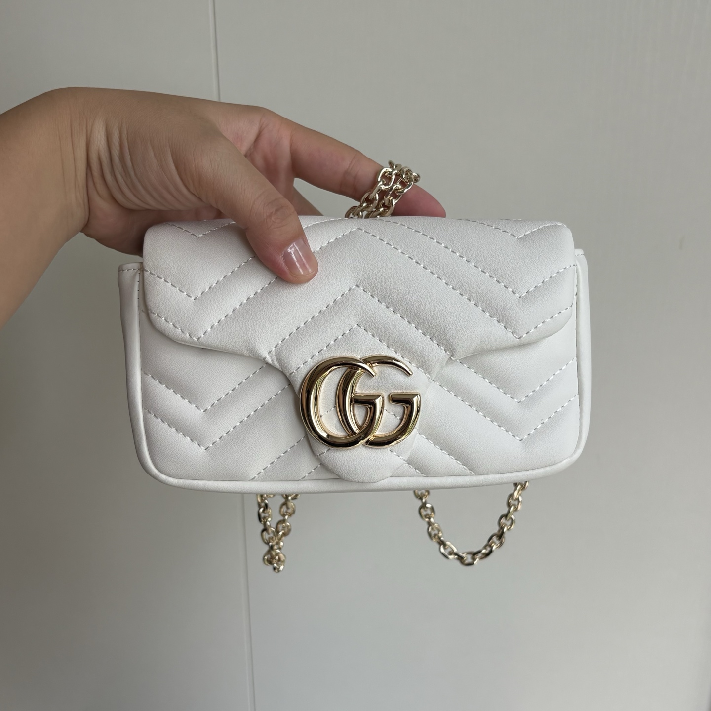 Gucci releases new Marmont 2.0 series.
