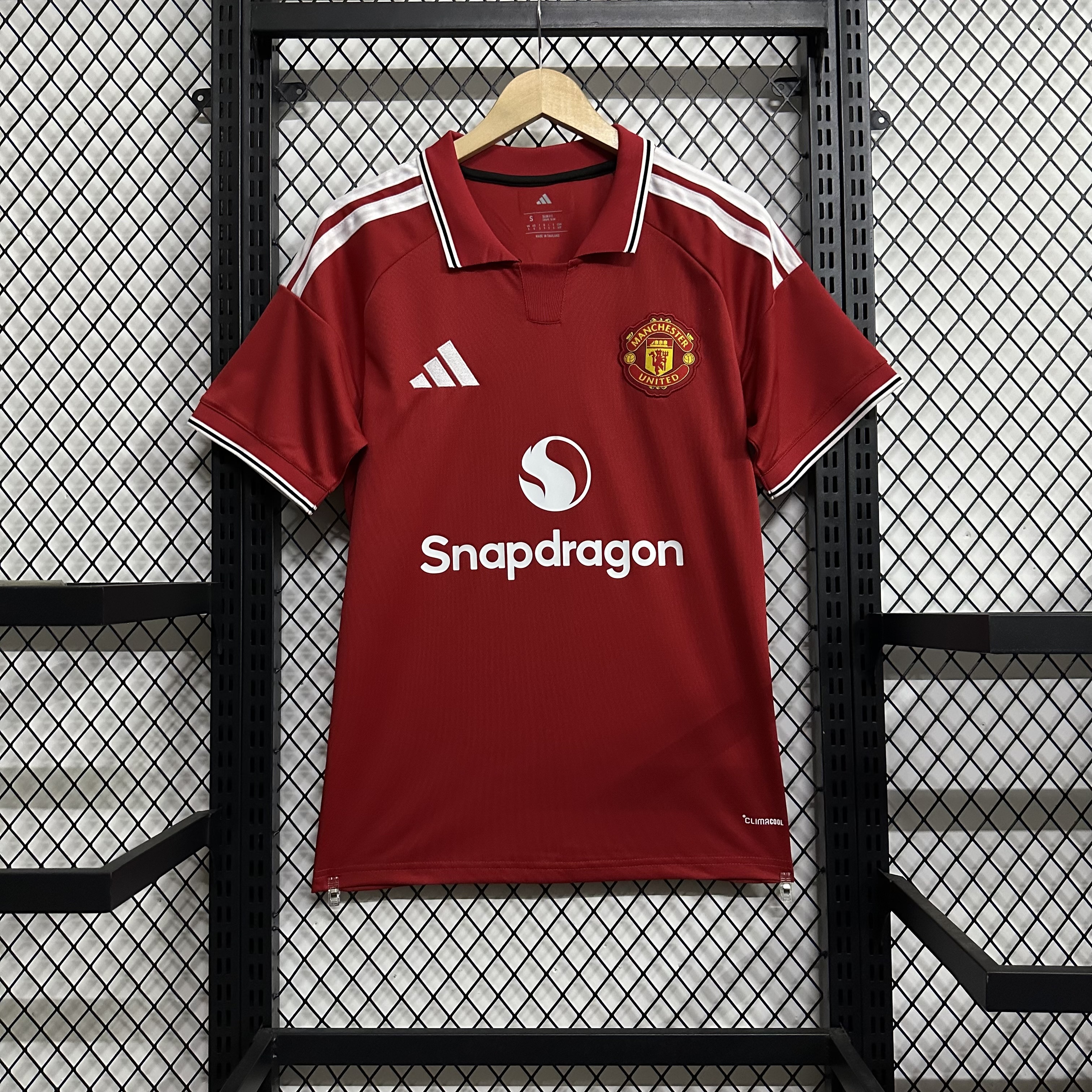 2026/2027 Manchester United home Football Shirt (Fans version)