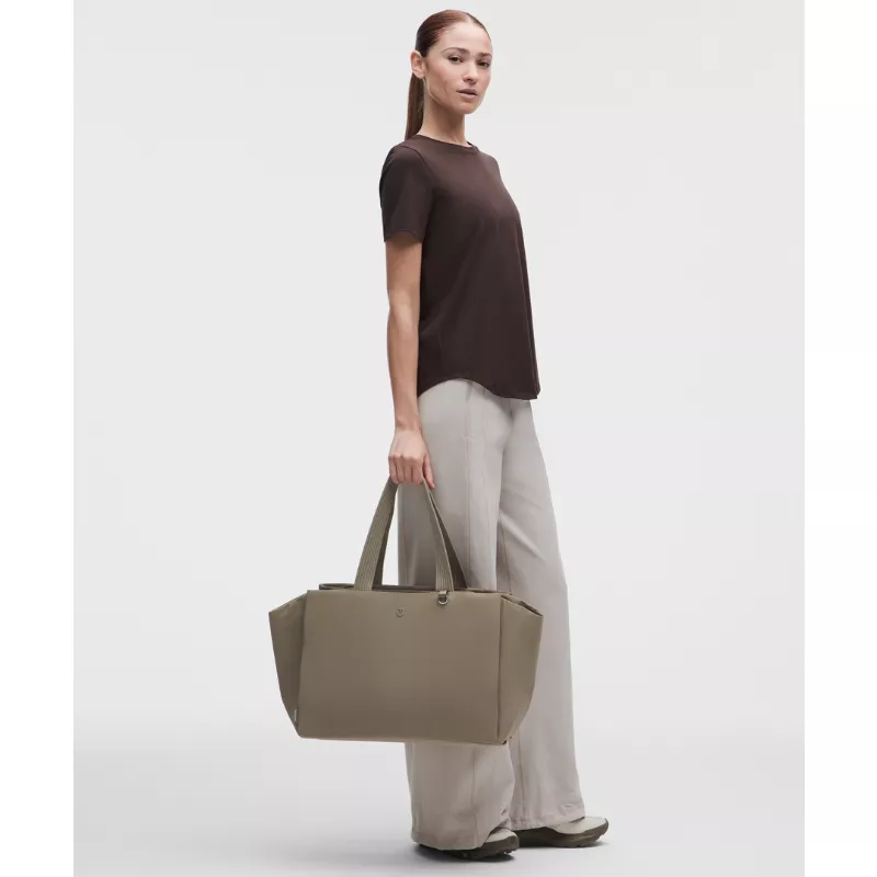 Triple Compartment Tote Bag 18L