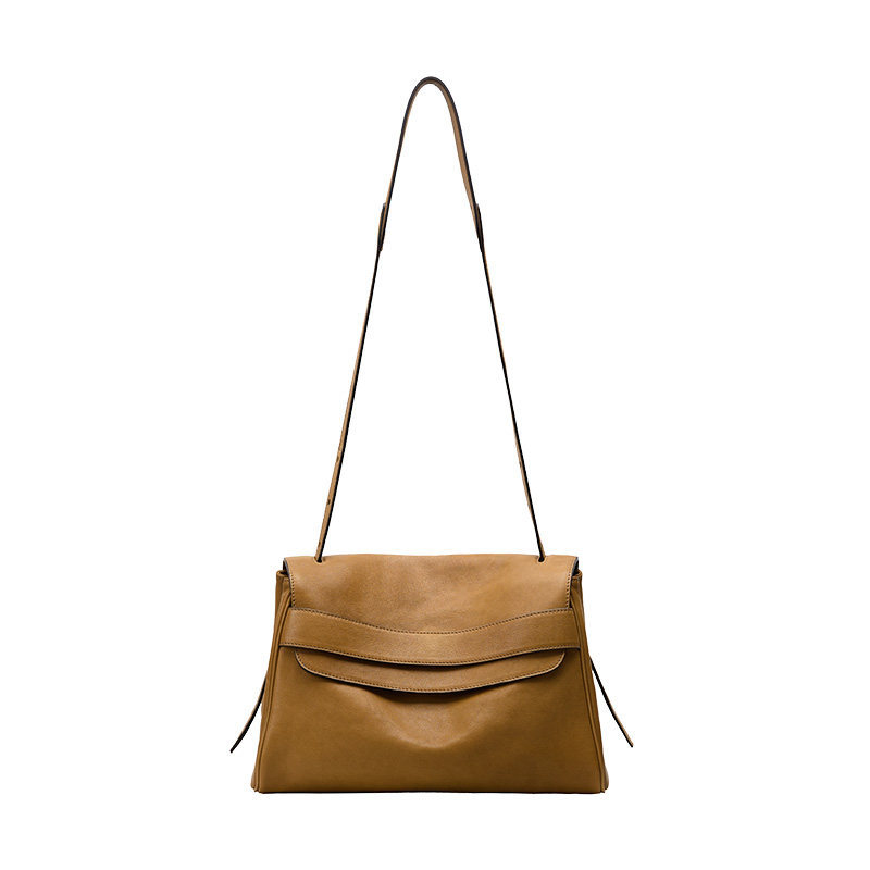 Minimalist Fold-Over Leather Shoulder Bag – Adjustable Crossbody Purse in Camel Brown
