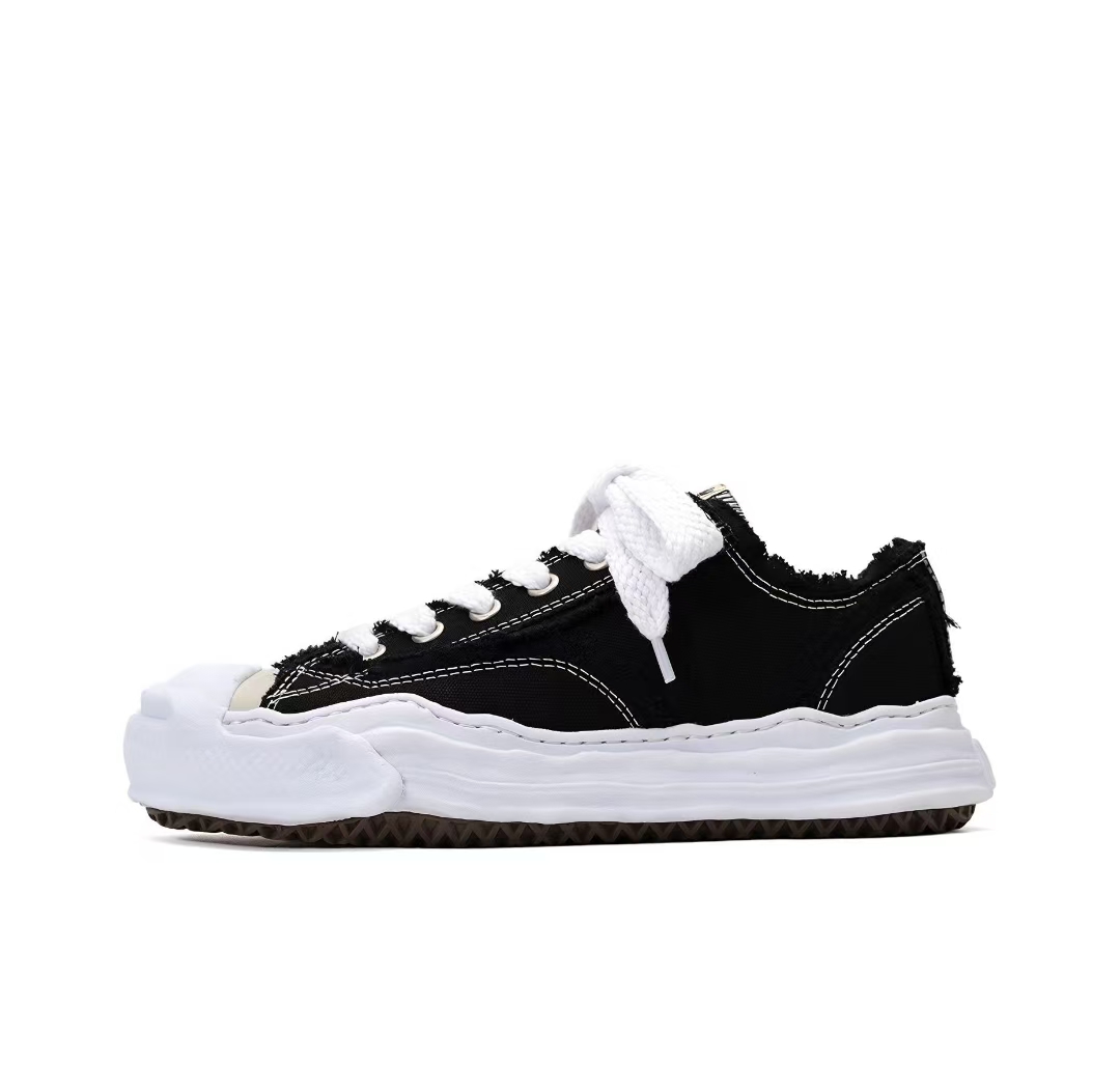 Maison MIHARA YASUHIRO Men's Hank Low Sneakers Black