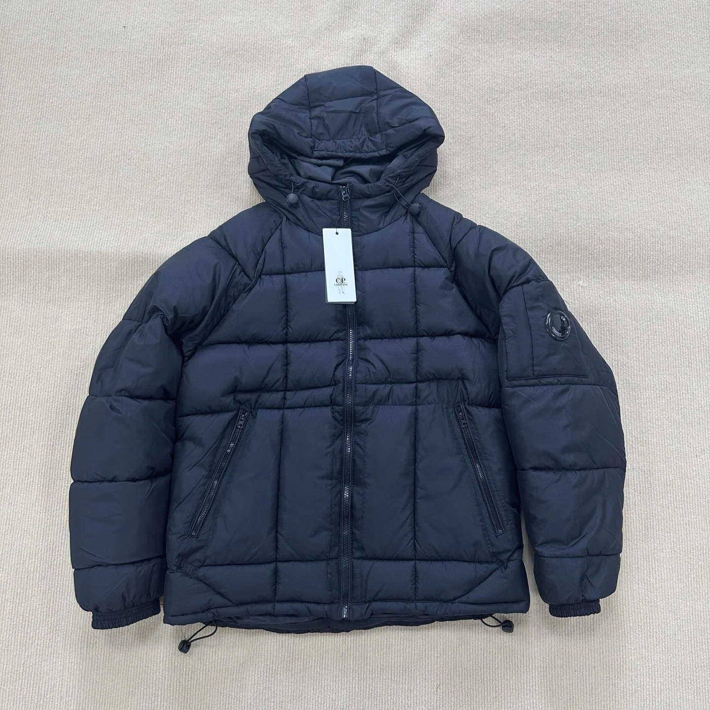 C.P. COMPANY Classic Goggle-Lens Hat Lightweight Windproof Horizontal-Quilted Utility Padded Jacket