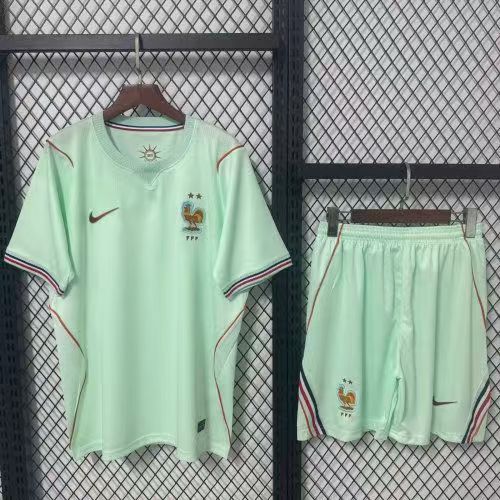 26 27 France away kit