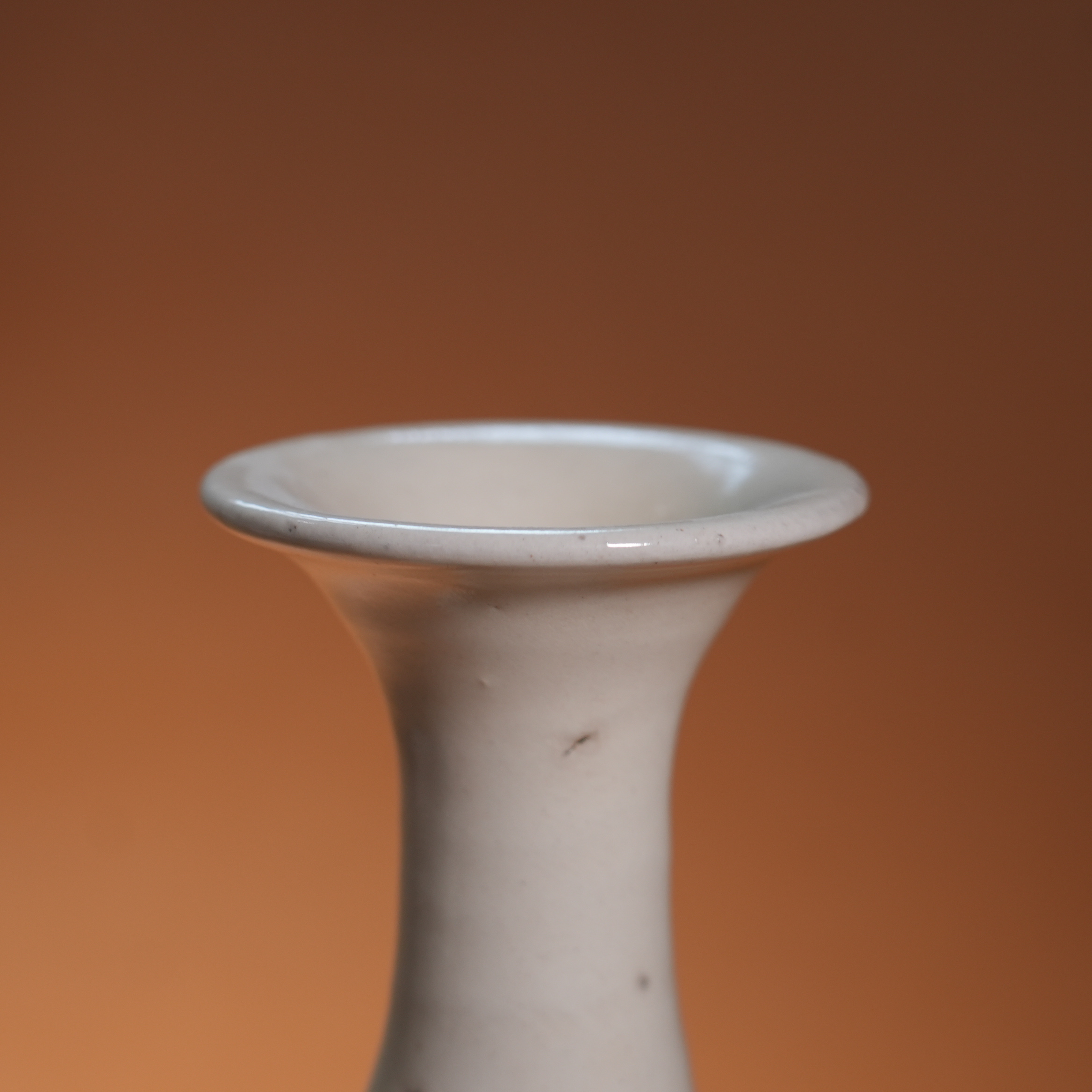 Ancient Chinese White Glaze Yuhuchun Vase