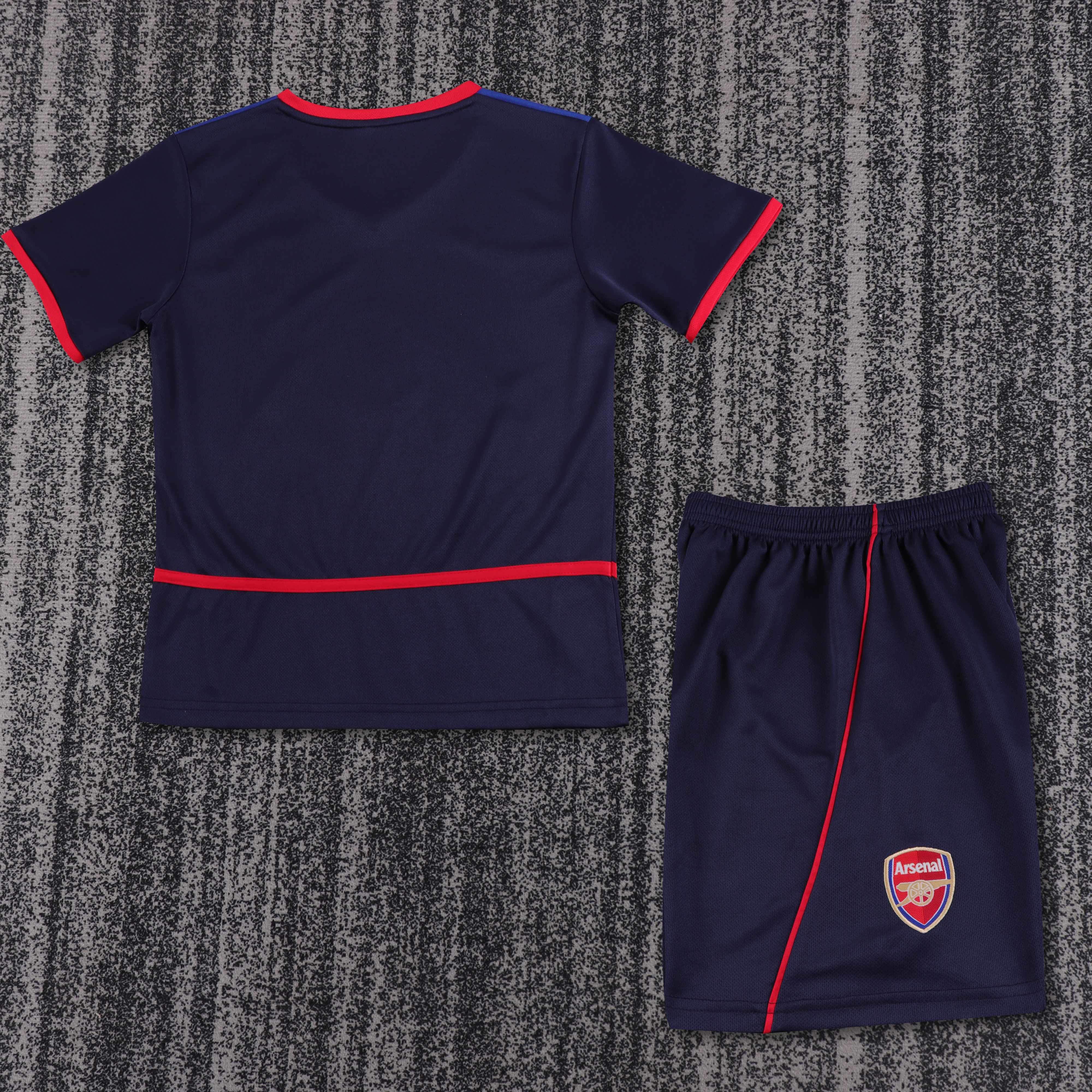 02/04 Arsenal Away Retro Football Shirt (Kids Kit)
