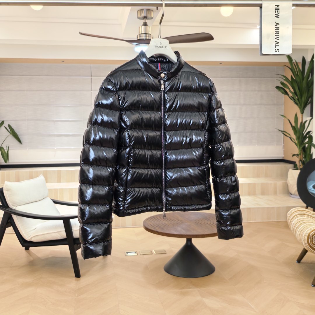 Moncler Herbst/Winter 2026 Papillon Daunenjacke Größe XS-L