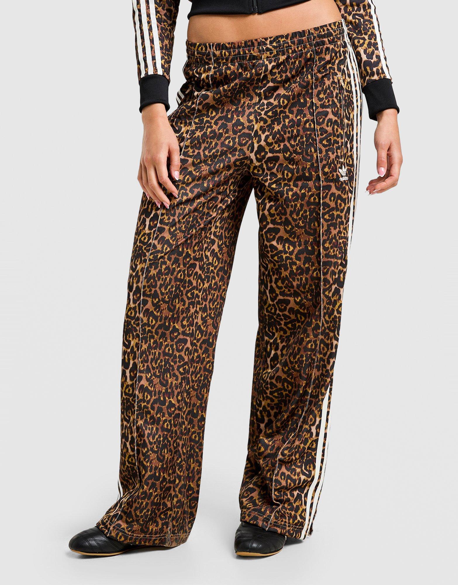adidas Originals All Over Leopard Print Oversized Trainingshose