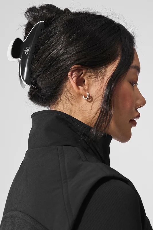 Outline Claw Clip