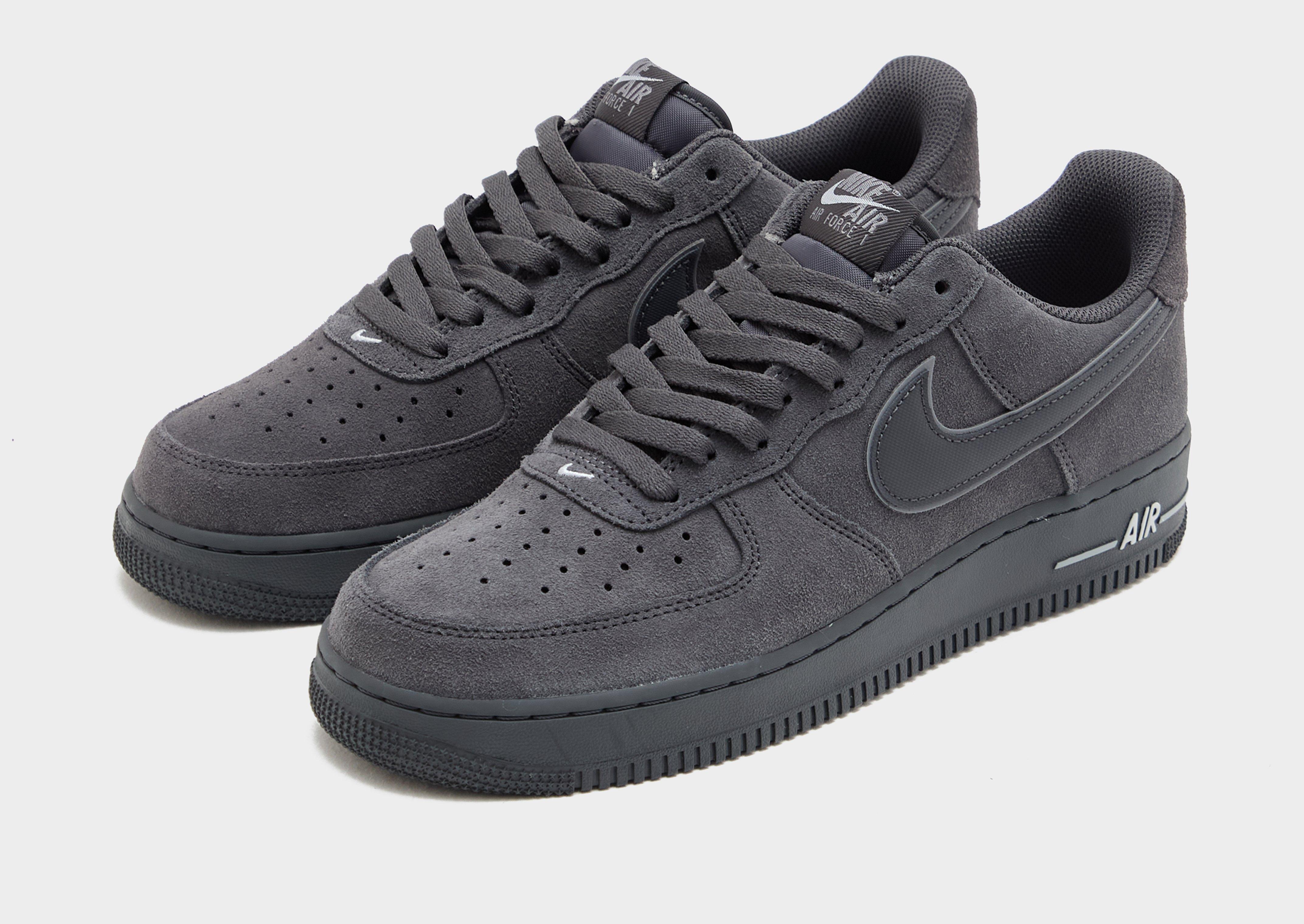 Nike Air Force 1 '07 LV8