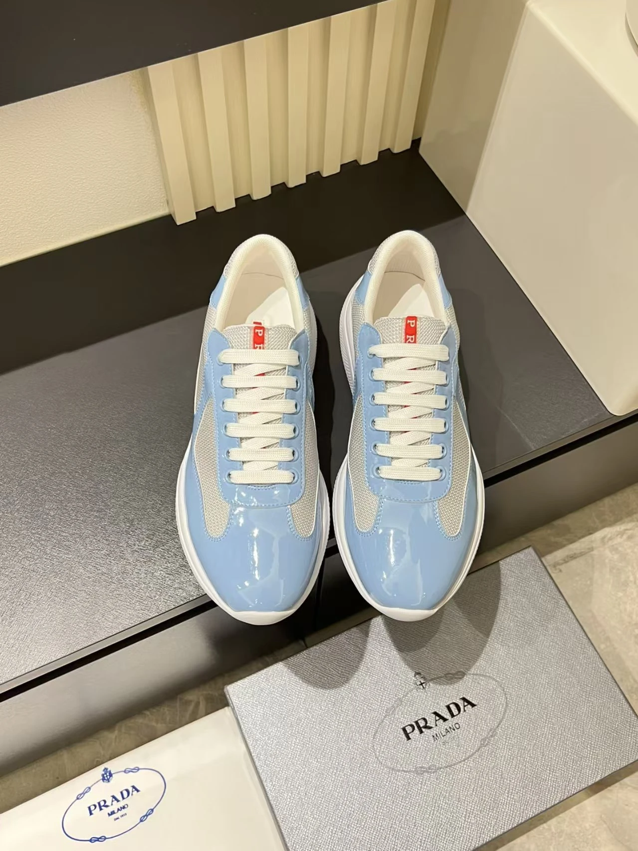 Prada top quality lacquer shoes