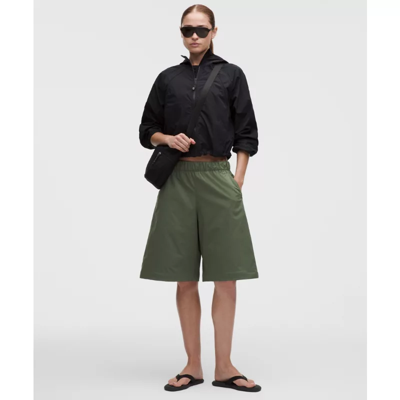 Woven Mid-Rise Bermuda Short
