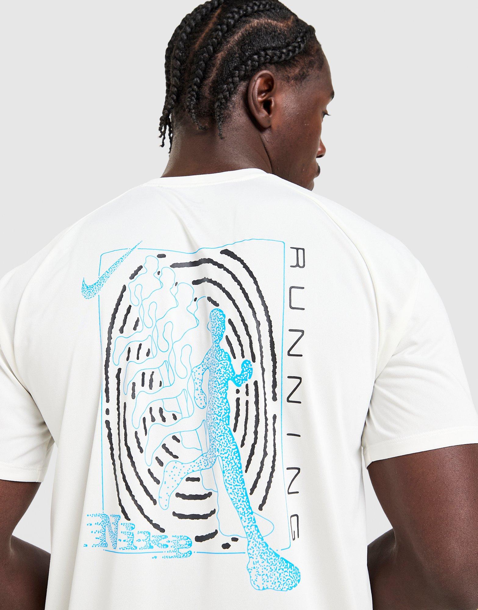 Nike Stride Graphic T-Shirt