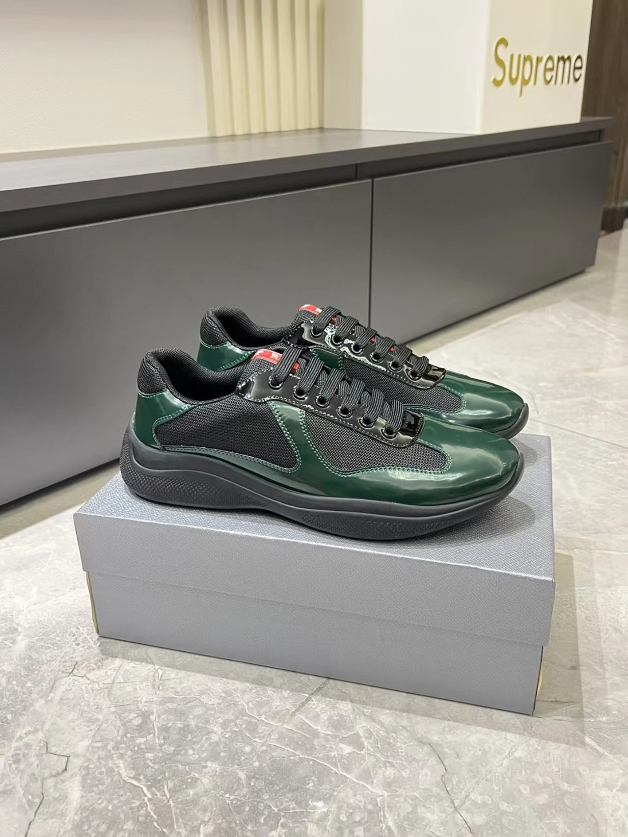 Prada top quality lacquer shoes