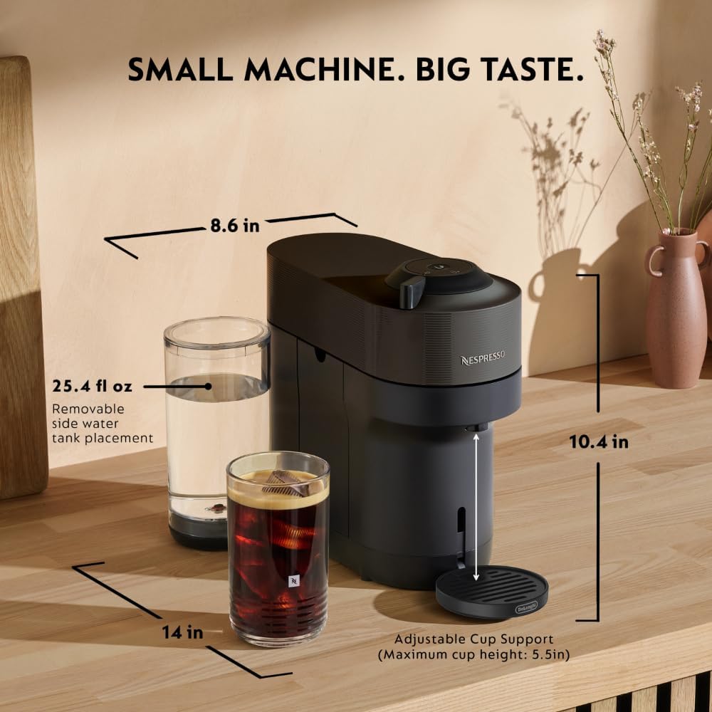 Espresso machine with a removable water tank black