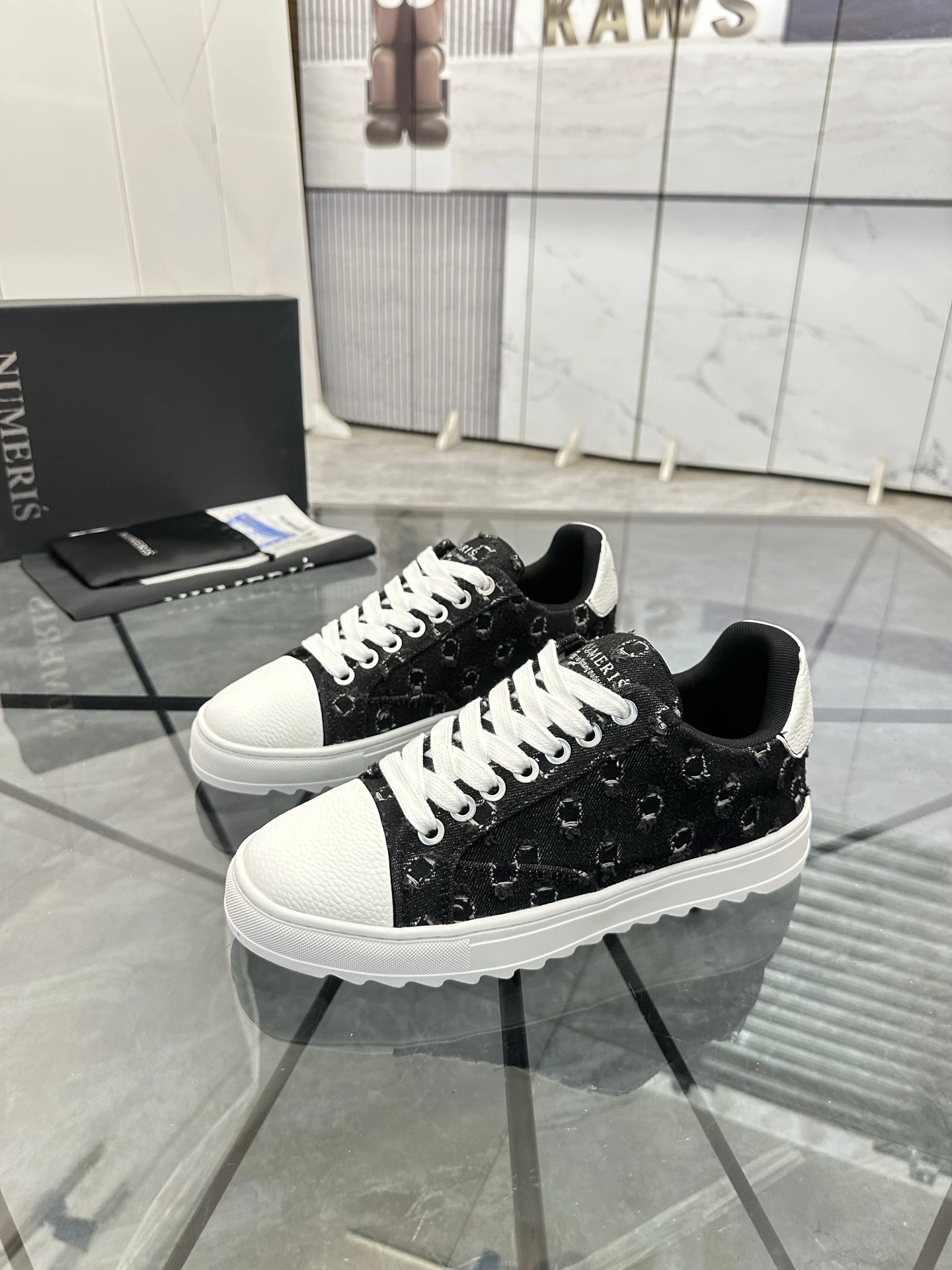 Numeris top-quality low-top shoes
