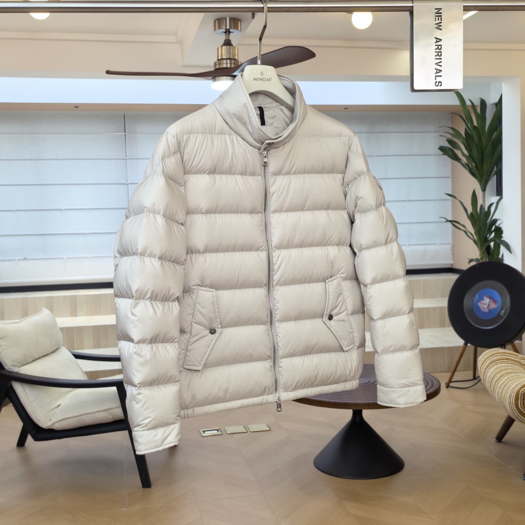 Moncler Herbst/Winter 2026 Phrier Short Daunenjacke Größe S-XL