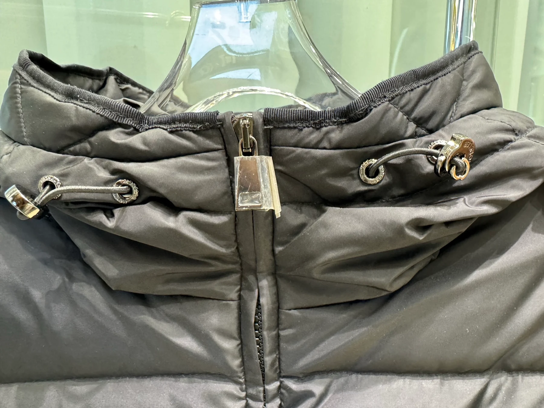 Moncler Avoce Daunenjacken JL017461