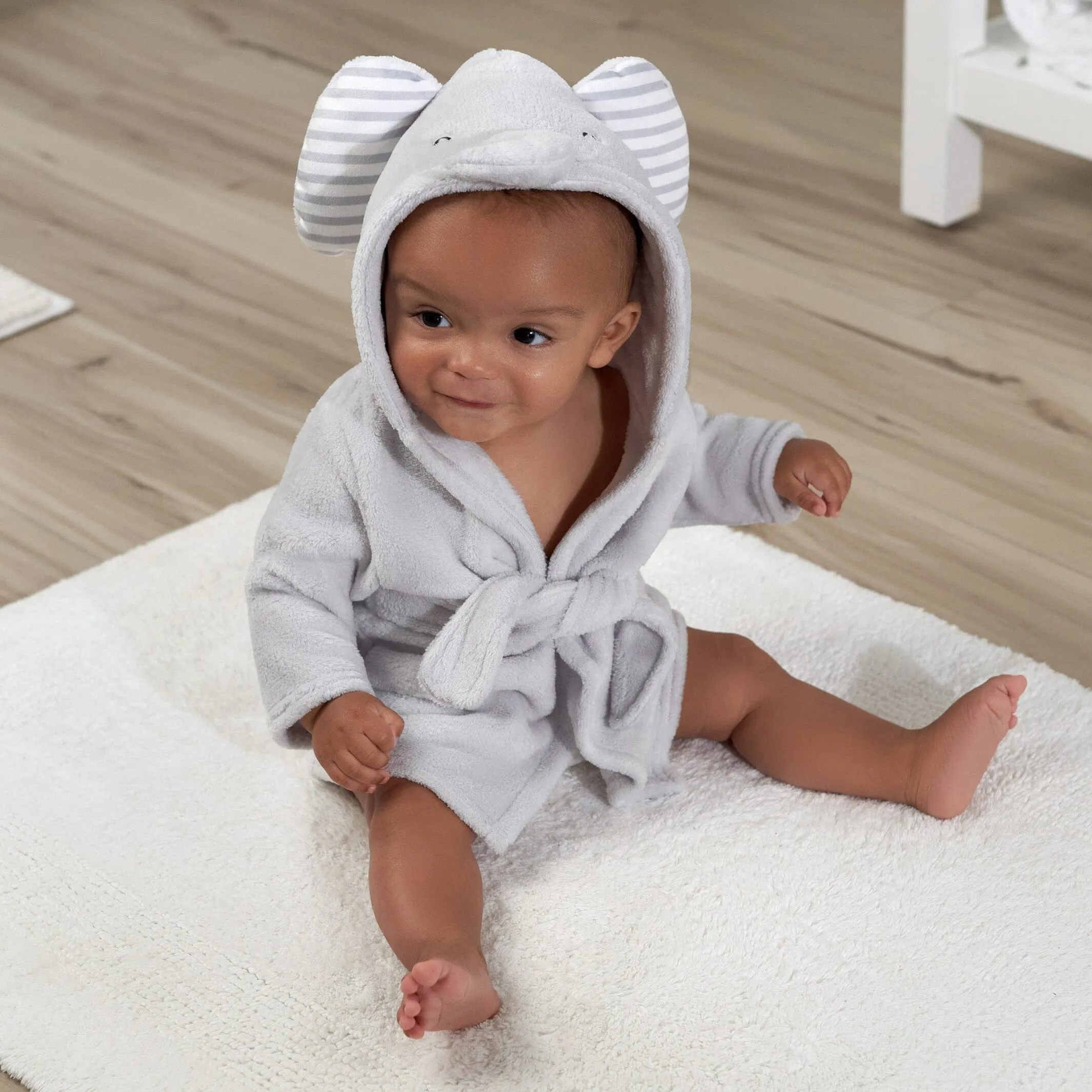 Baby Neutral Elephant Robe
