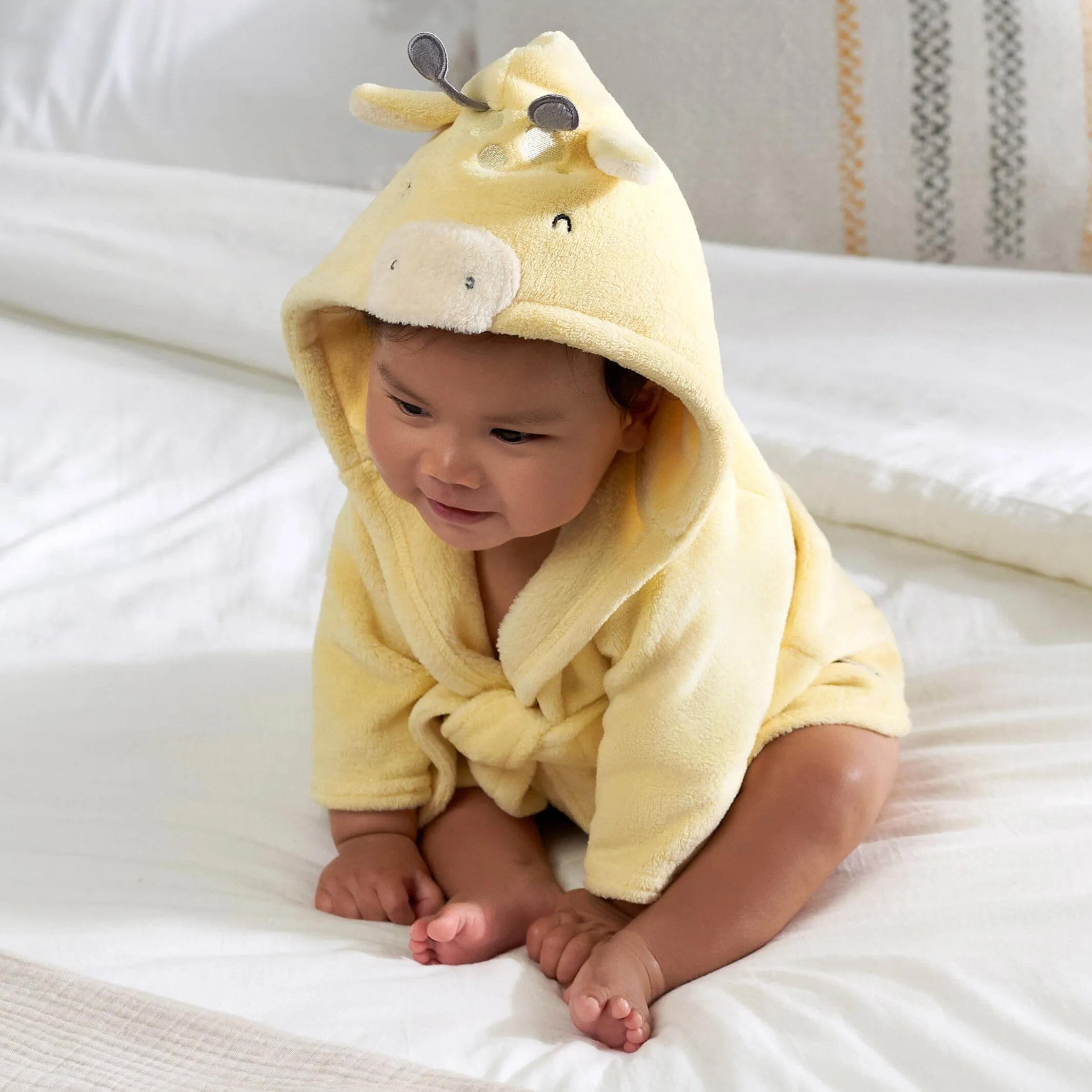 Baby Neutral Giraffe Robe