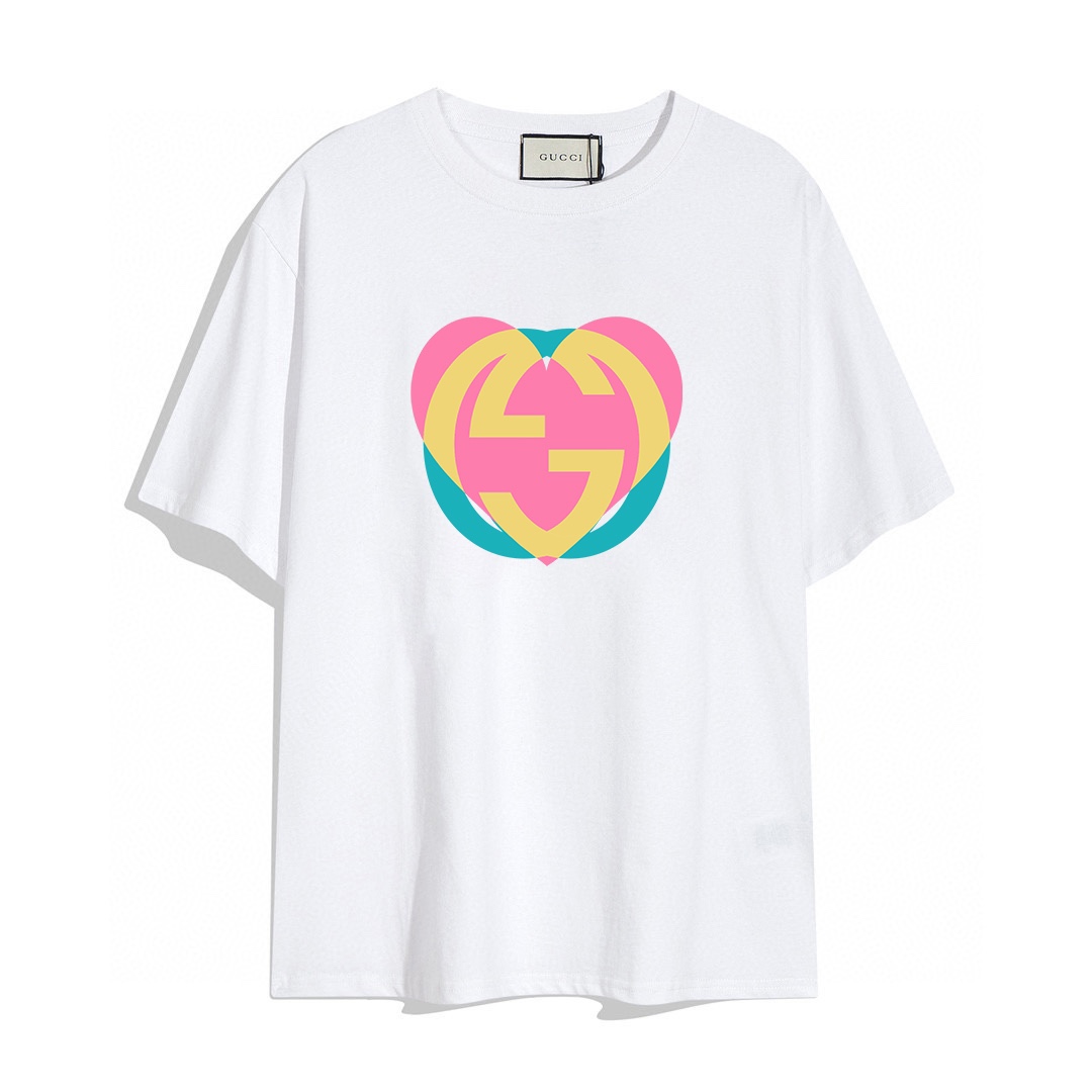 The new Gucci love letter short-sleeved T-shirt