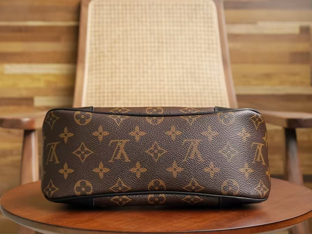 gg-550   Boulongne Croissant Bag (Black)