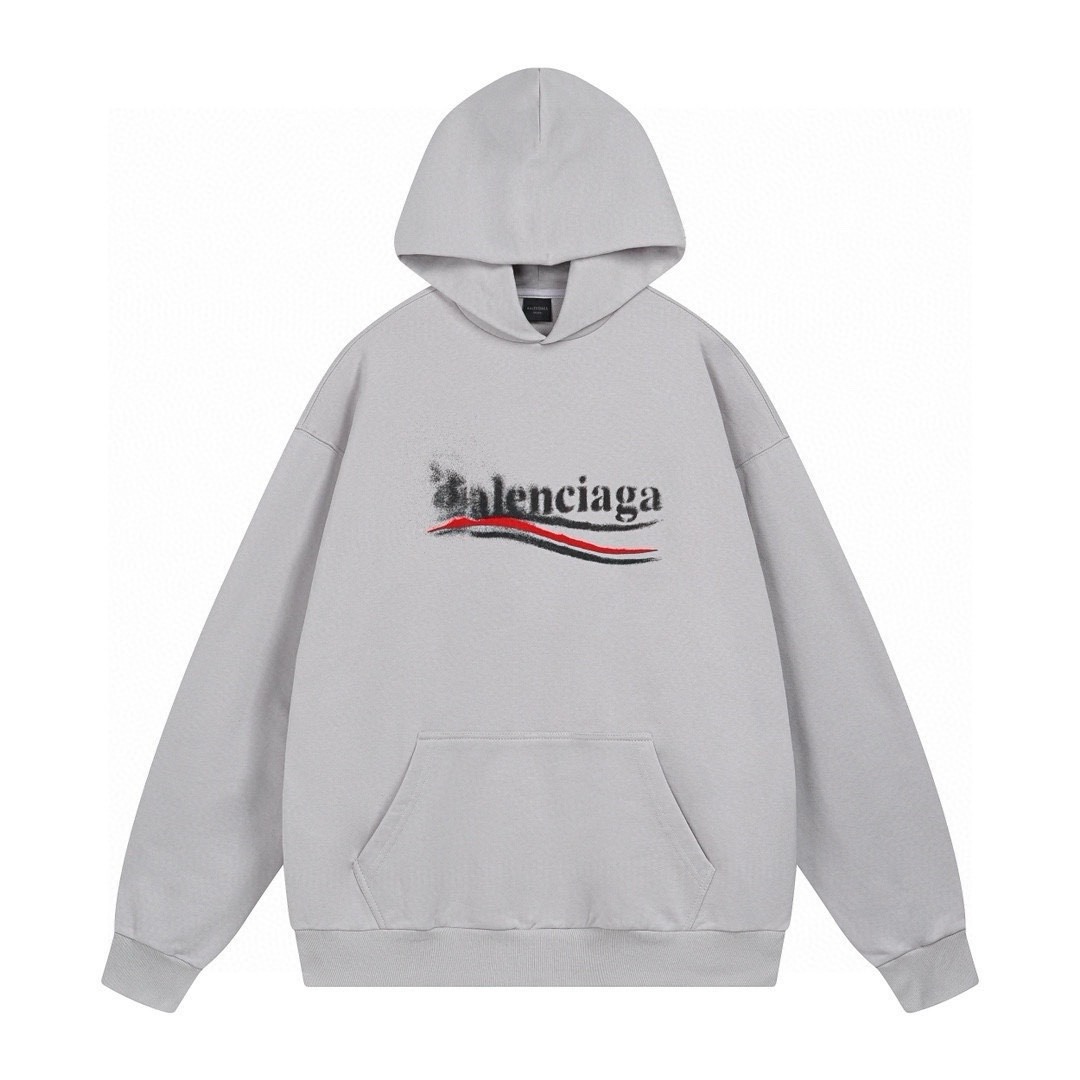 NB-260-518 BALENCIAGA/Paris Fashion Week 2024 SS Classic Coke Wave Graffiti Printed Hooded Sweatshirt Sizes: XS - S - M - L XS S M L Bust Circumference: 124 128 132 136 Shoulder Width: 60 62 64 66 Length: 72 74 76 78 Sleeve Length: 60 61.5 63 64.5