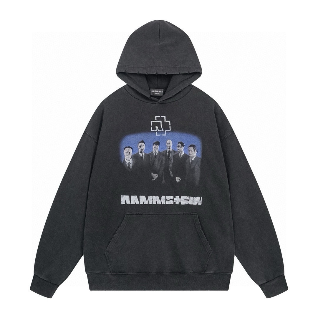 NB-275-520 BALENCIAGA/Paris Fashion Week 2024 SS Rammstein (German heavy metal band) Collaborative Hooded Sweatshirt Sizes: XS - S - M - L XS S M L Bust Circumference: 124 128 132 136 Shoulder Width: 60 62 64 66 Length: 72 74 76 78 Sleeve Length: 60