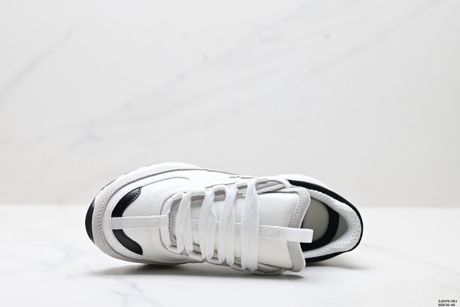 25A white sneaker