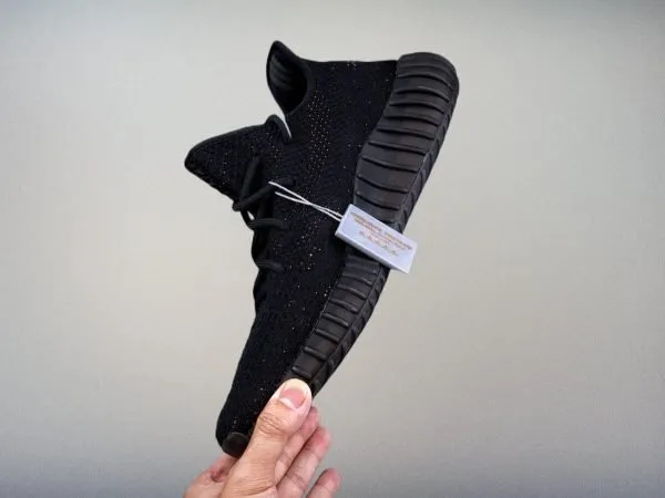 Yeezy350 Boost V2 “Core Black Red”