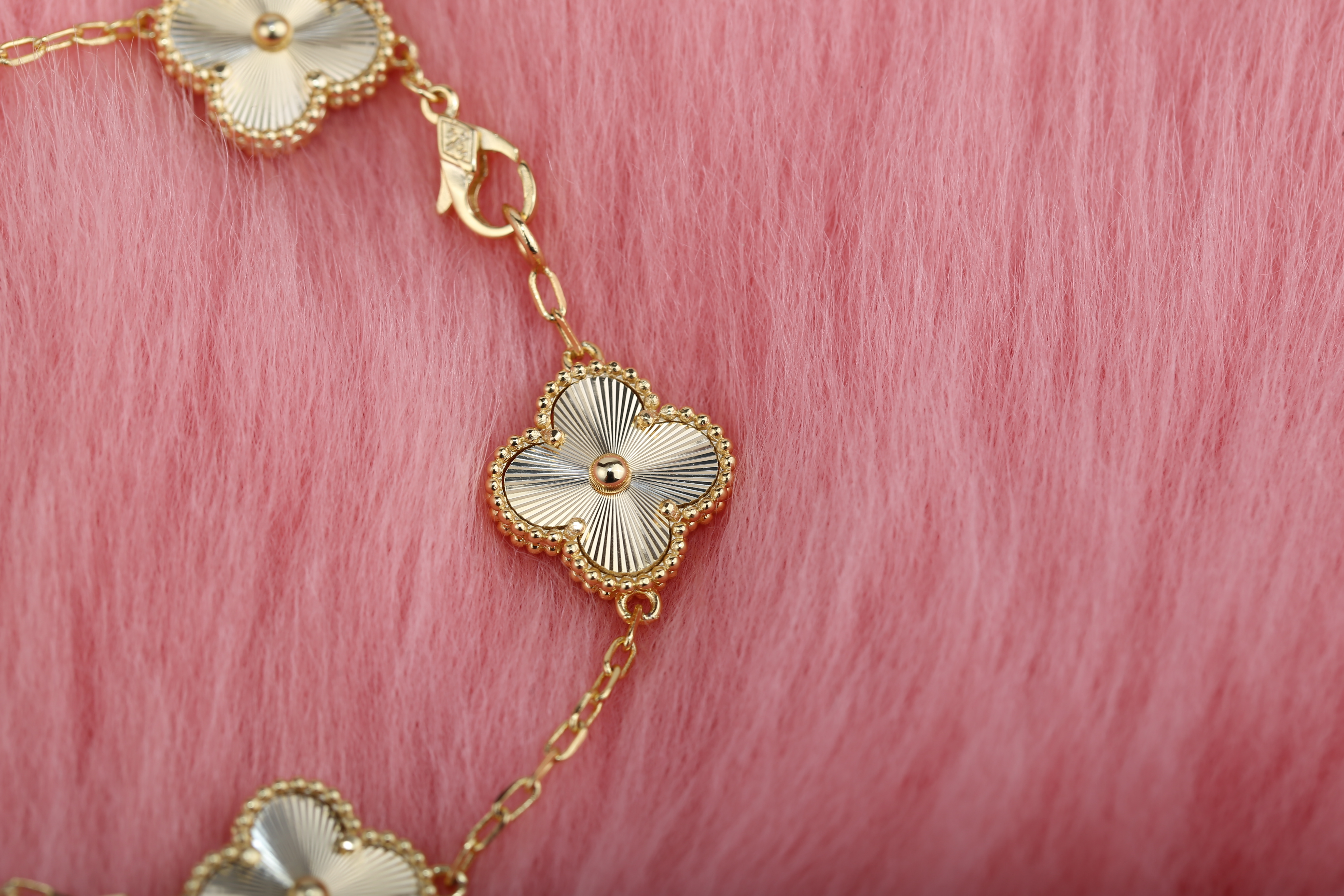 Van Cleef&Arpels VCA Gold Laser Bracelet Jewelry