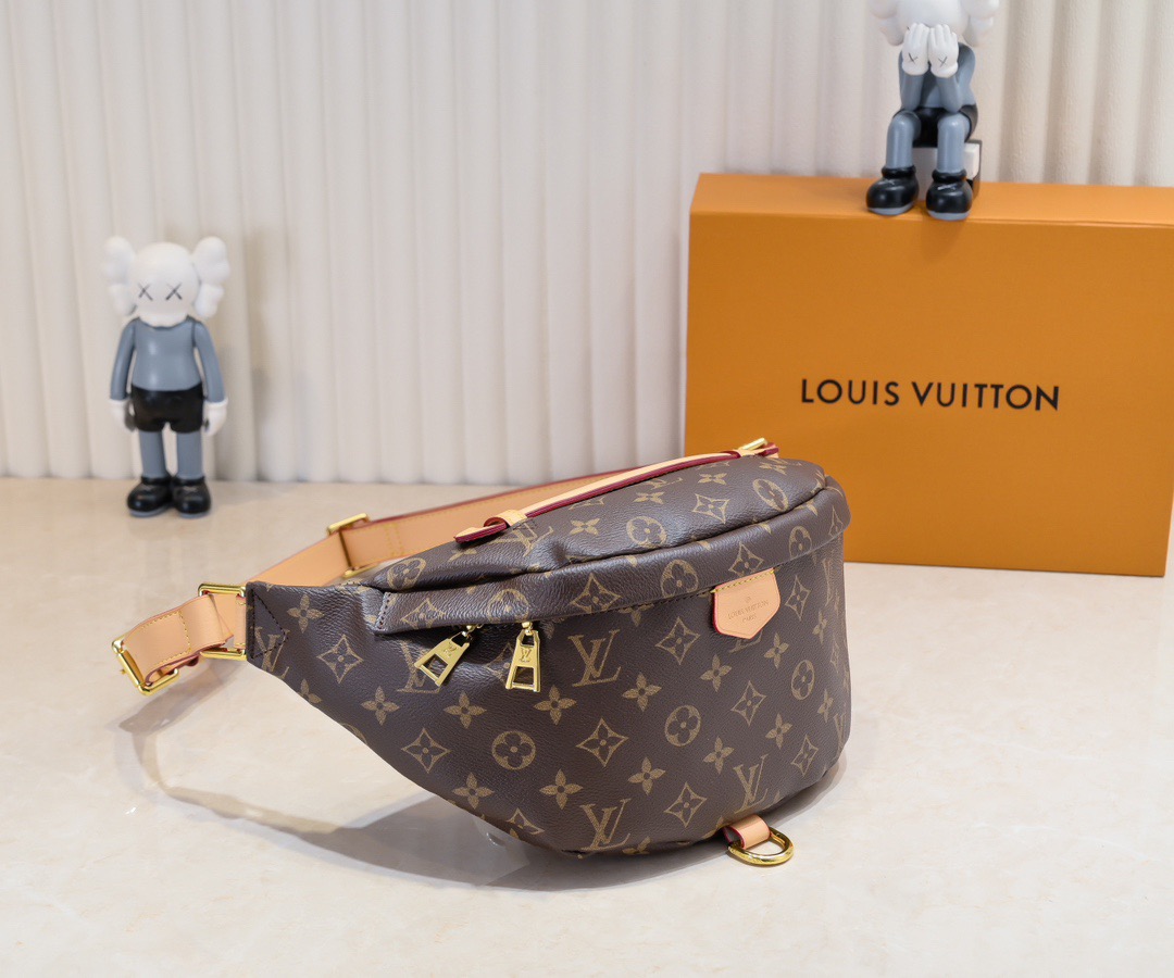 Louis Vuitton Classic Fanny Pack