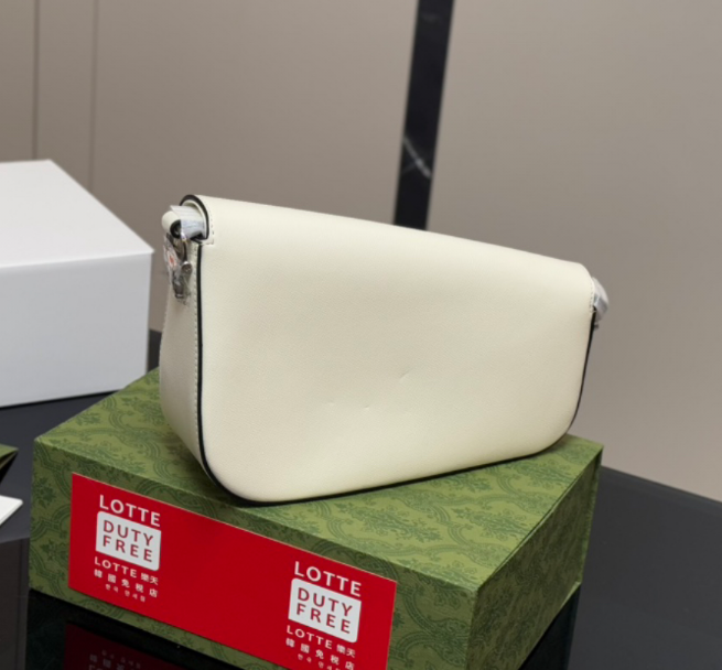 GUCCI New White Underarm Bag