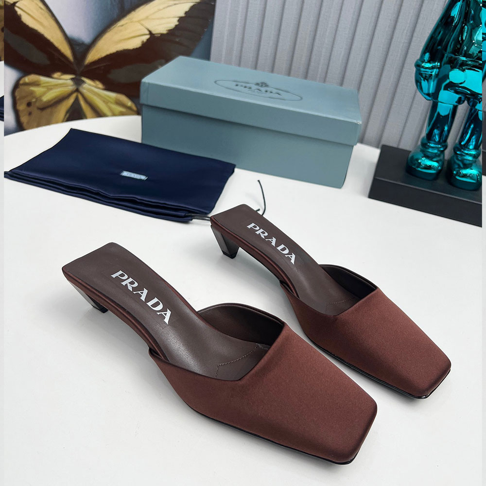 Prada Casual Flip Flops With Flat Heads Slide Sandal