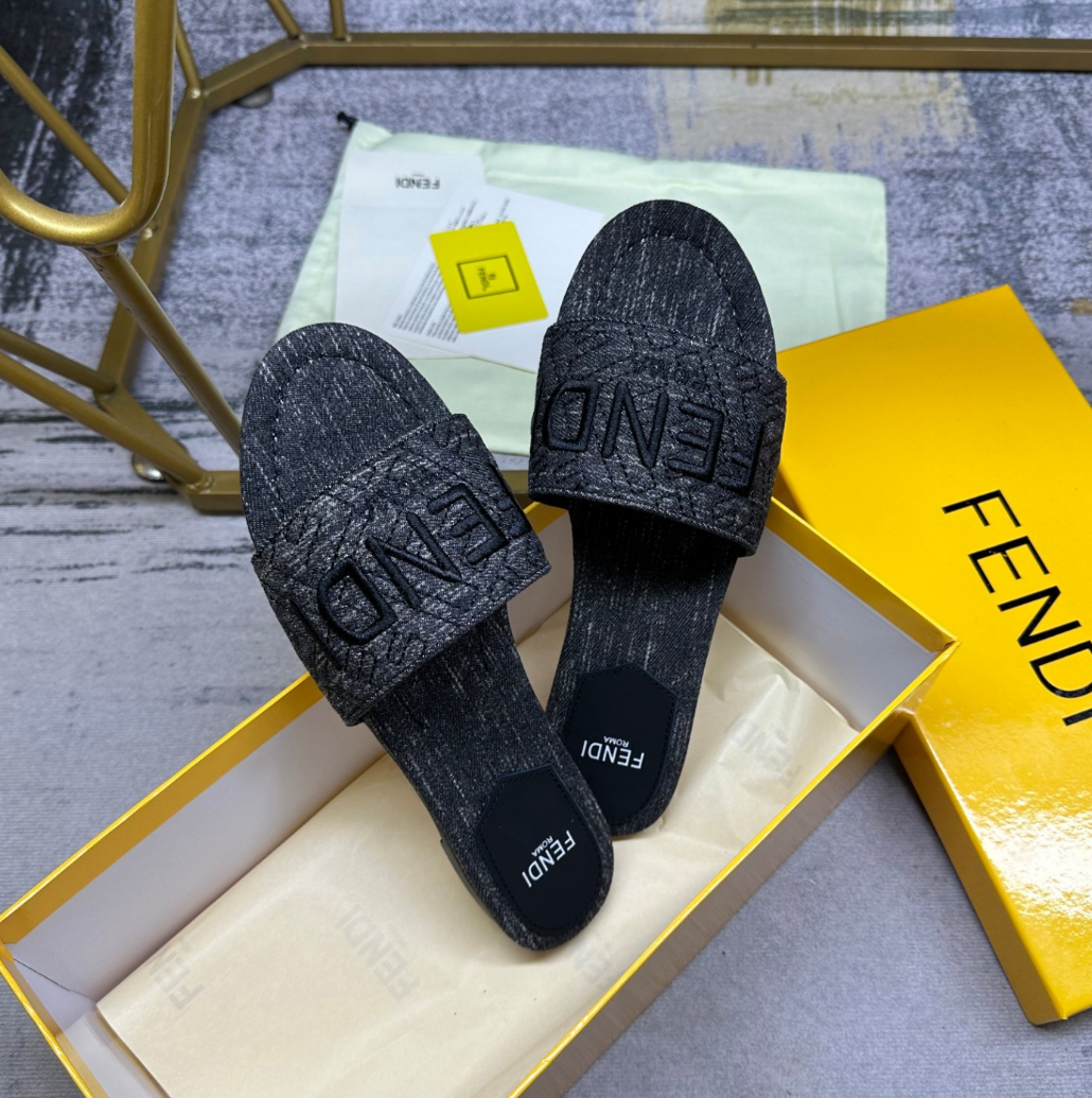 Fendi's new wide decorative striped flat canvas slippers
