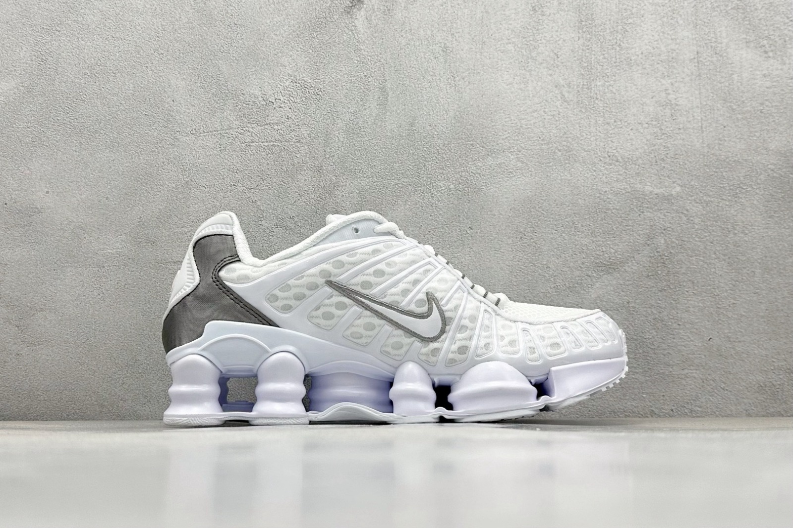 Nike Shox TL Nike Sneakers