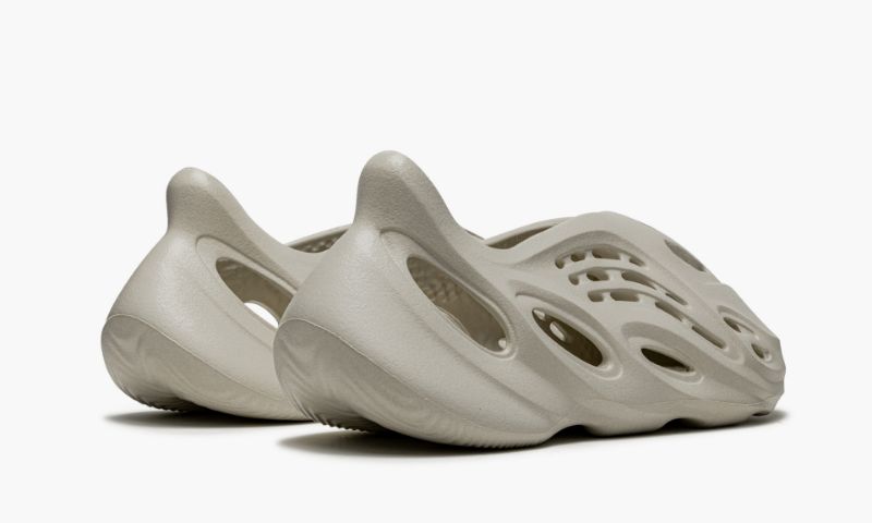 Yeezys Foam Runner “Sand”