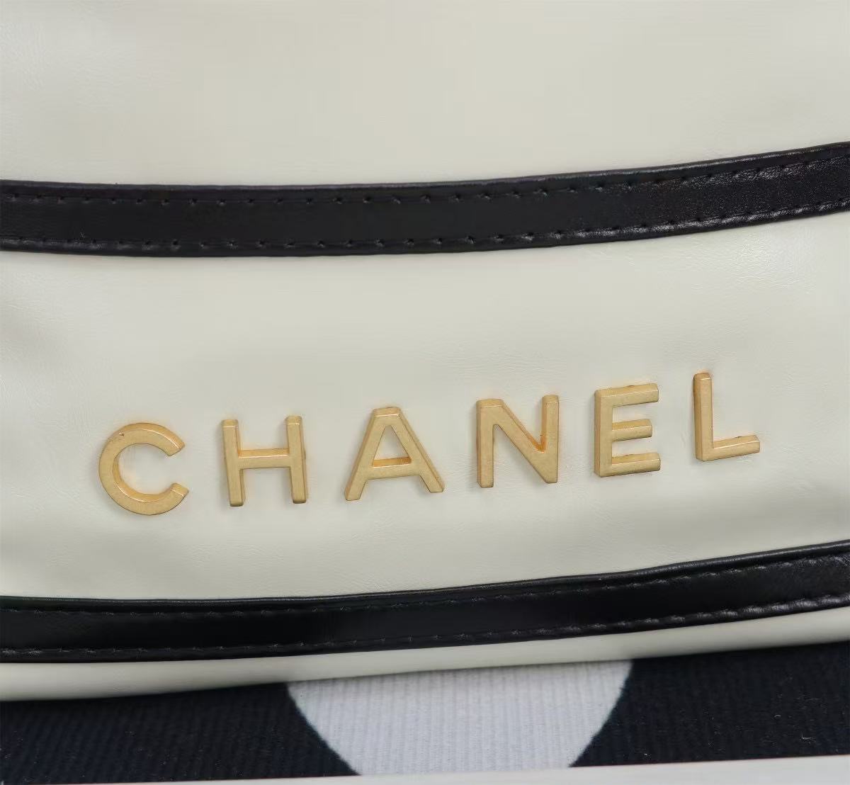 Chanel chain bag shoulder bag