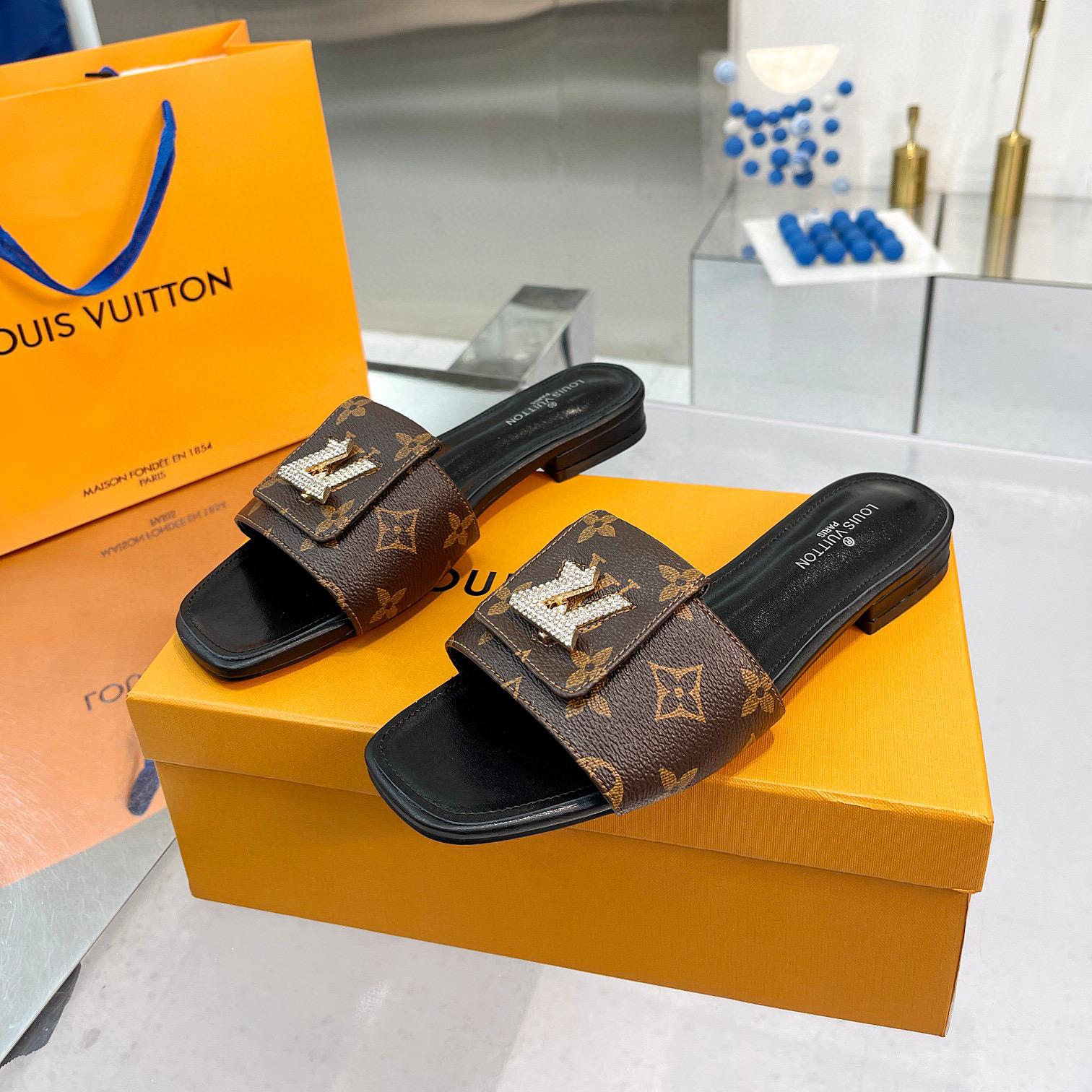 Louis Vuitton LV Comfortable Leather Flip-fFops Slide Sandal