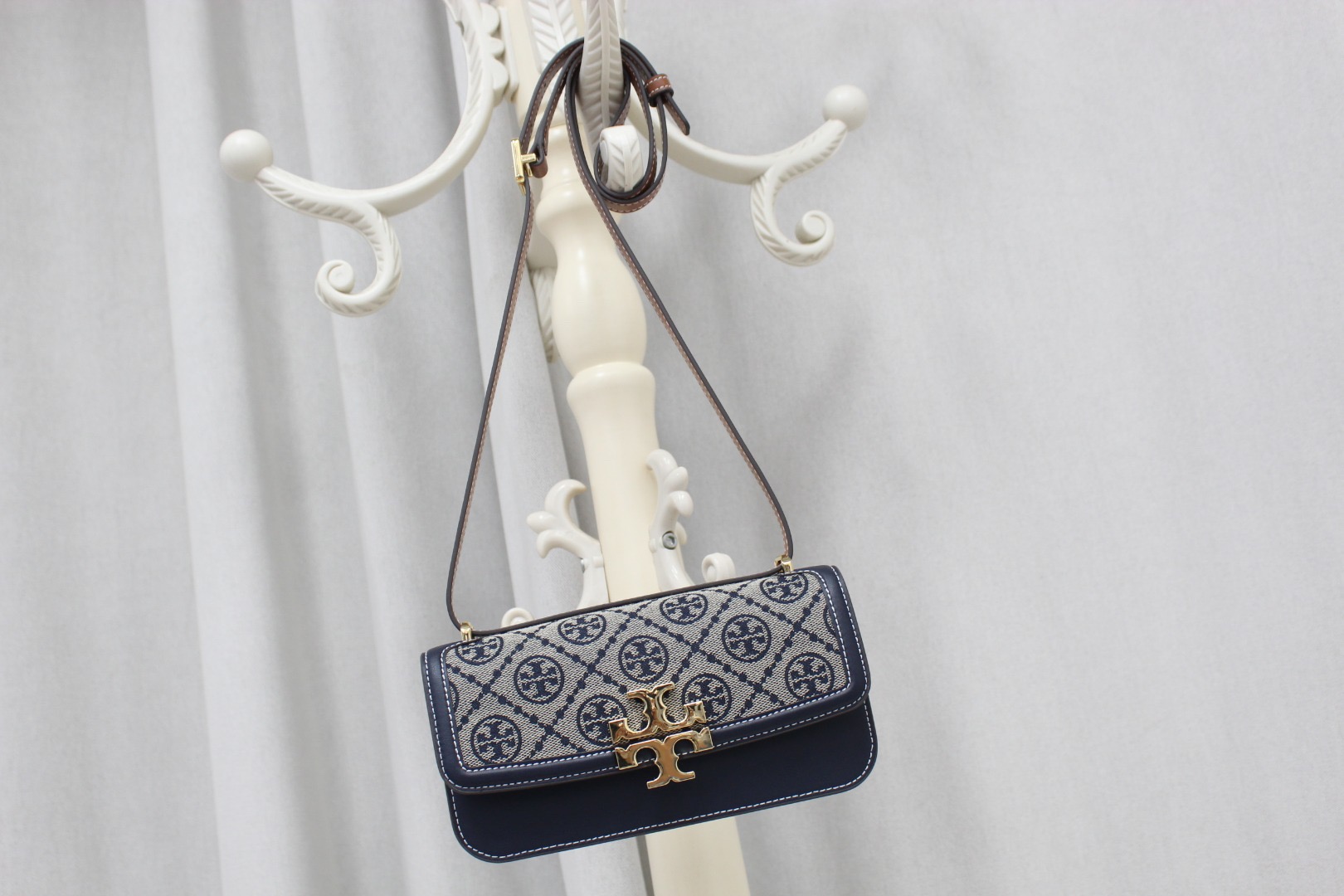 Tory Burch eleanor shoulder bag Series