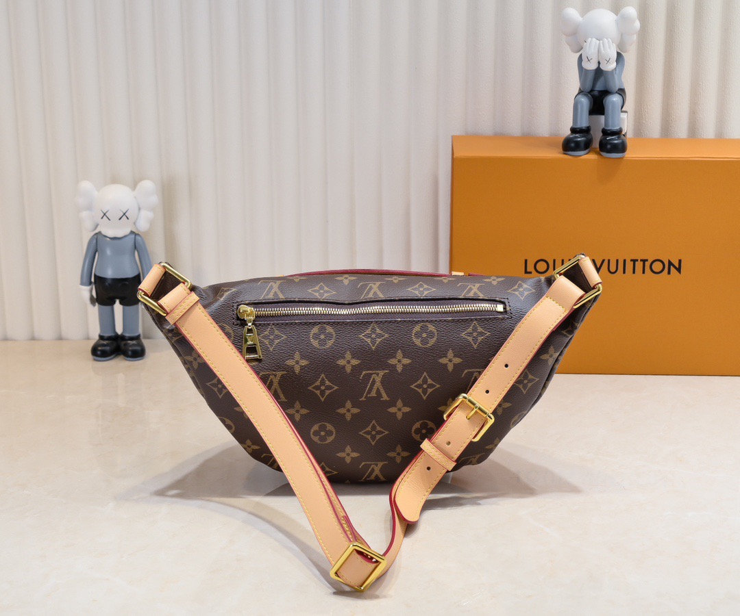 Louis Vuitton Classic Fanny Pack