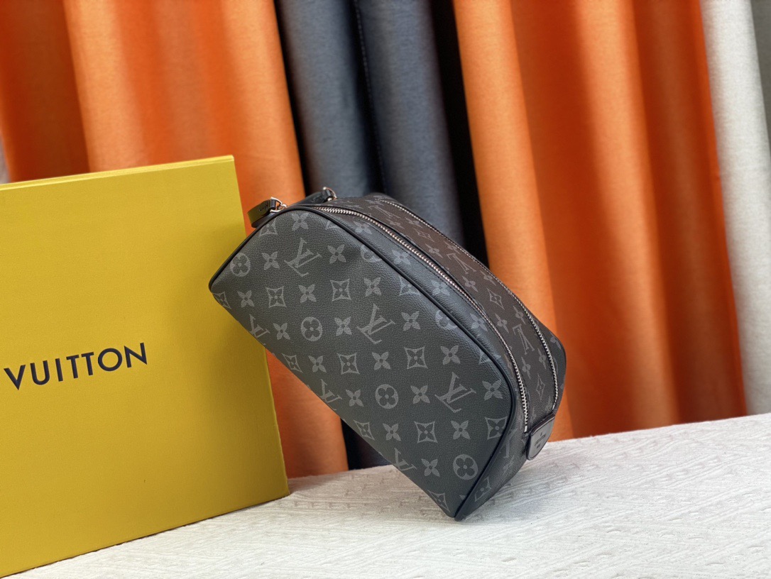 louis Vuitton Super practical bag