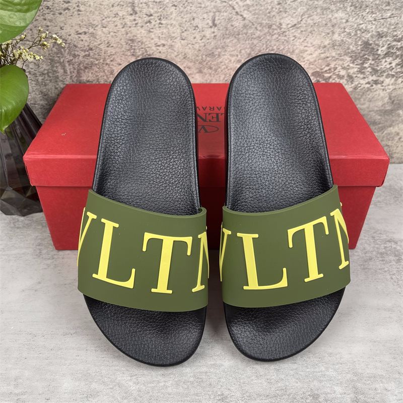 Valentino Rubber Simple And Casual Slide Sandal