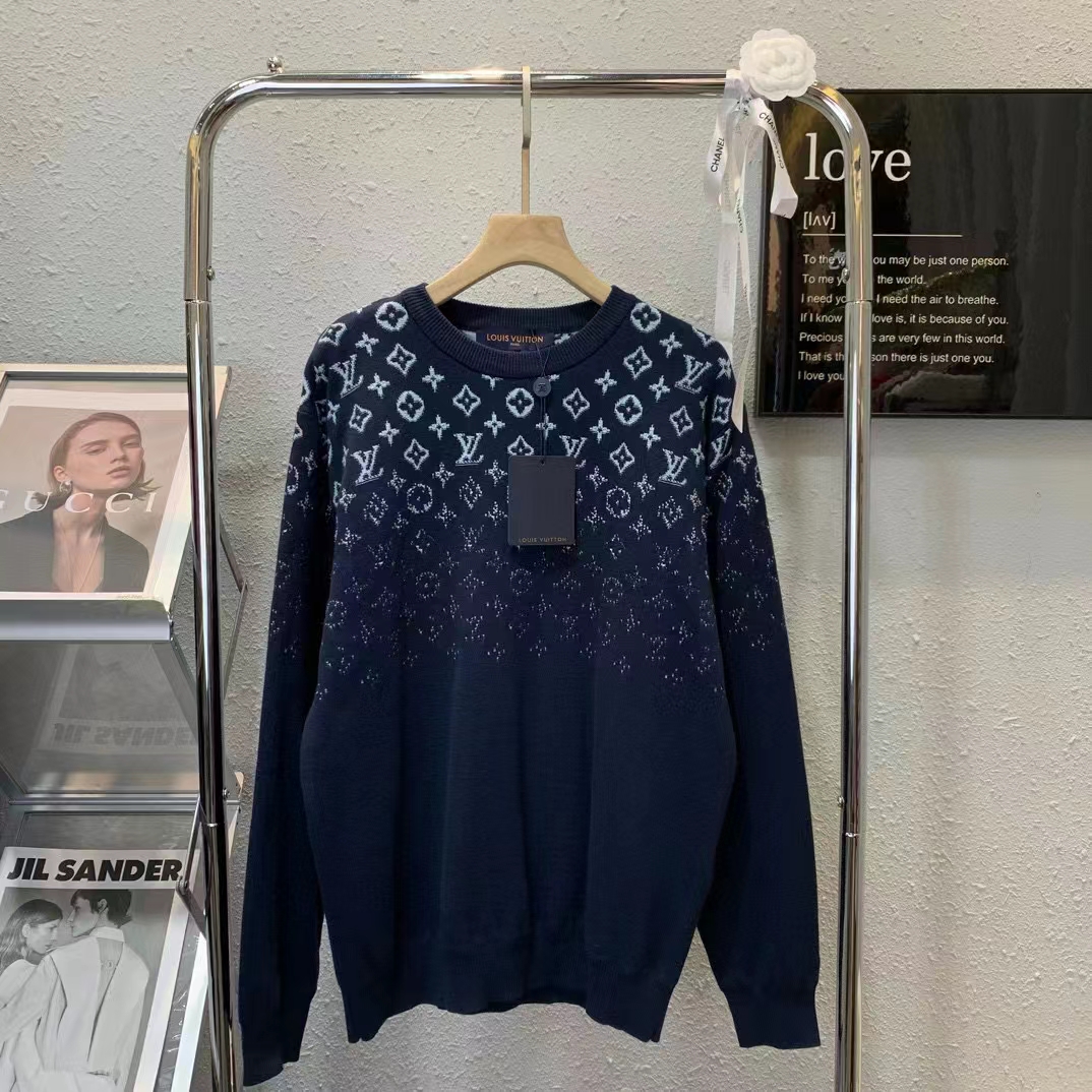 Louis Vuitton Men Gradient Cotton Crewneck Regular Fit Monogram Gradient Volcanic Ash Cotton