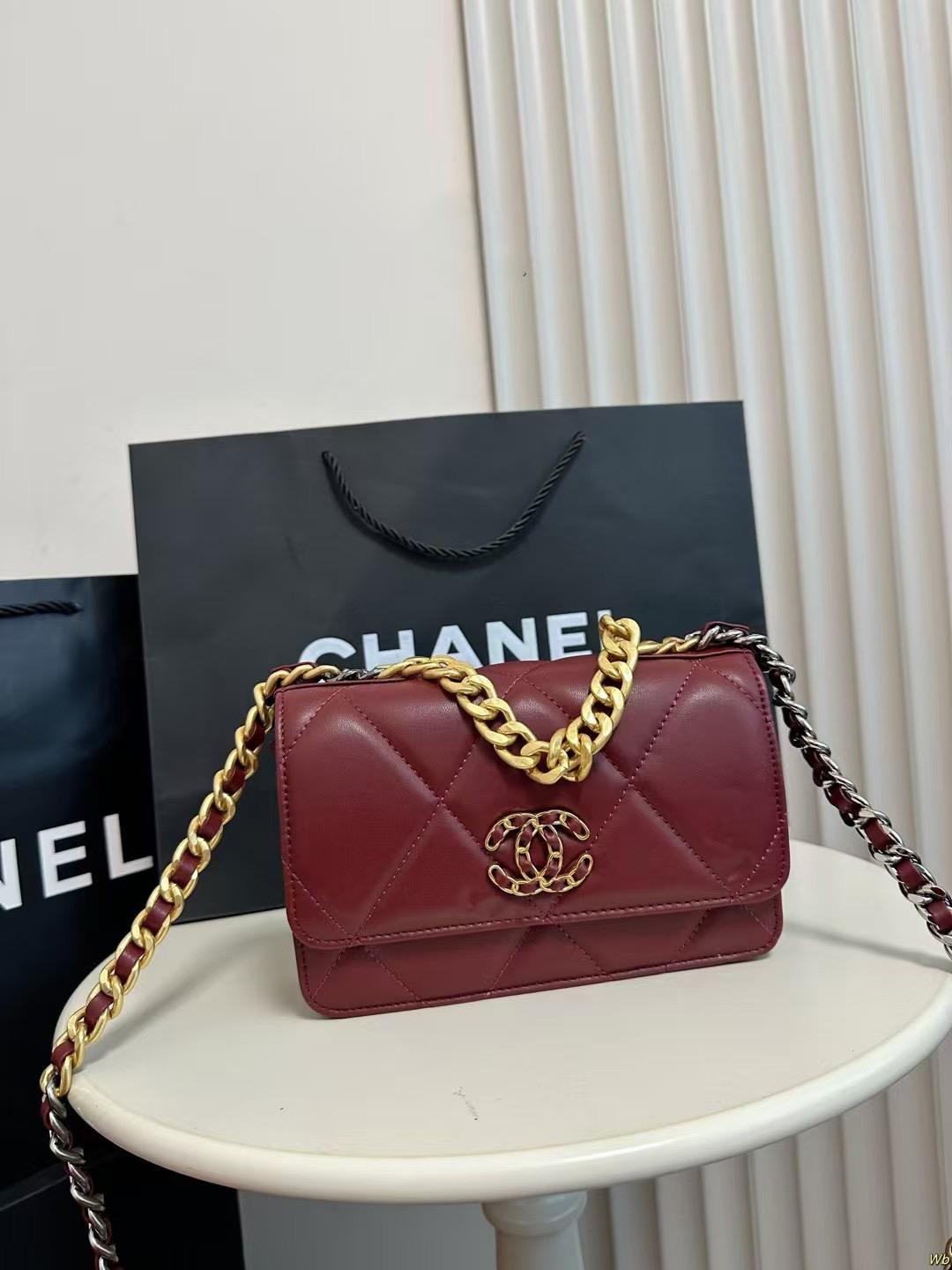 Chanel 19 bag woc chain bag