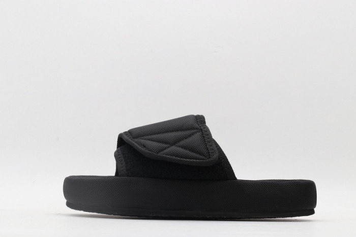 Yeezy Slide 3