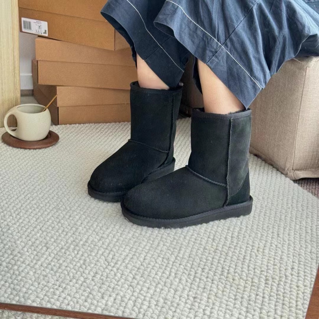 UGG New Classic Basic Style