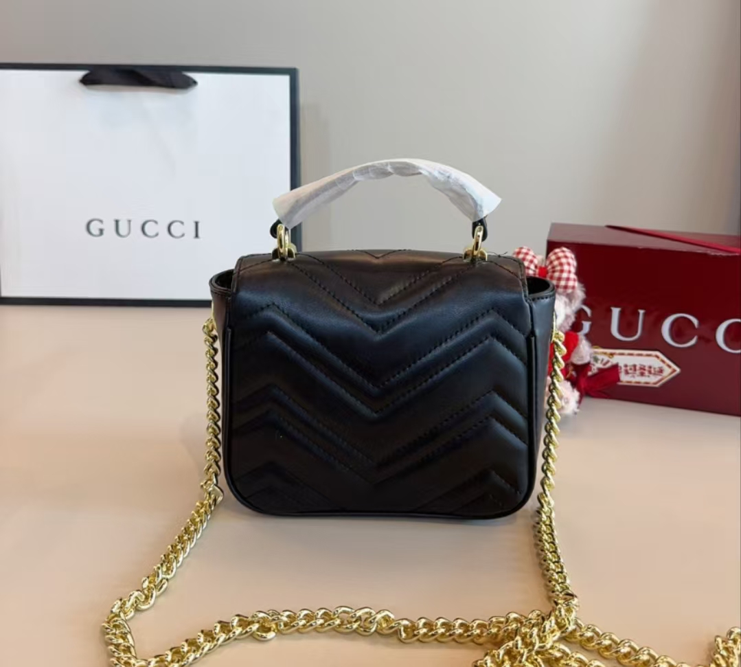 GUCCI New Handheld Horse Mask