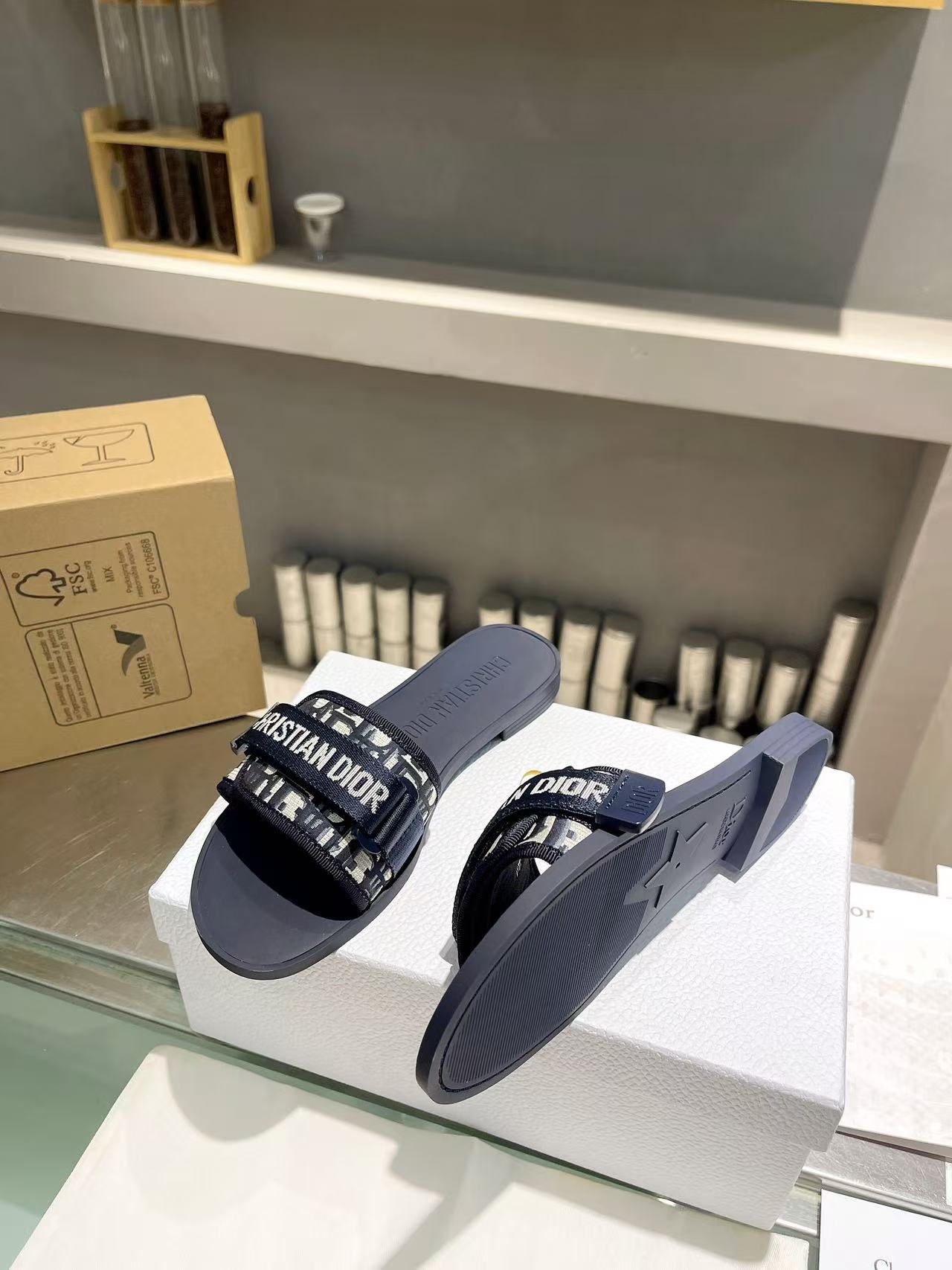 Dior 2022 latest Velcro buckle sandals series