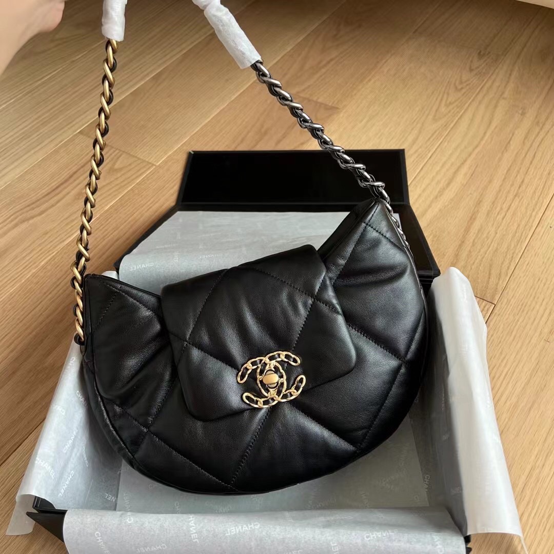 Chanel Dumpling Bag Underarm Bag